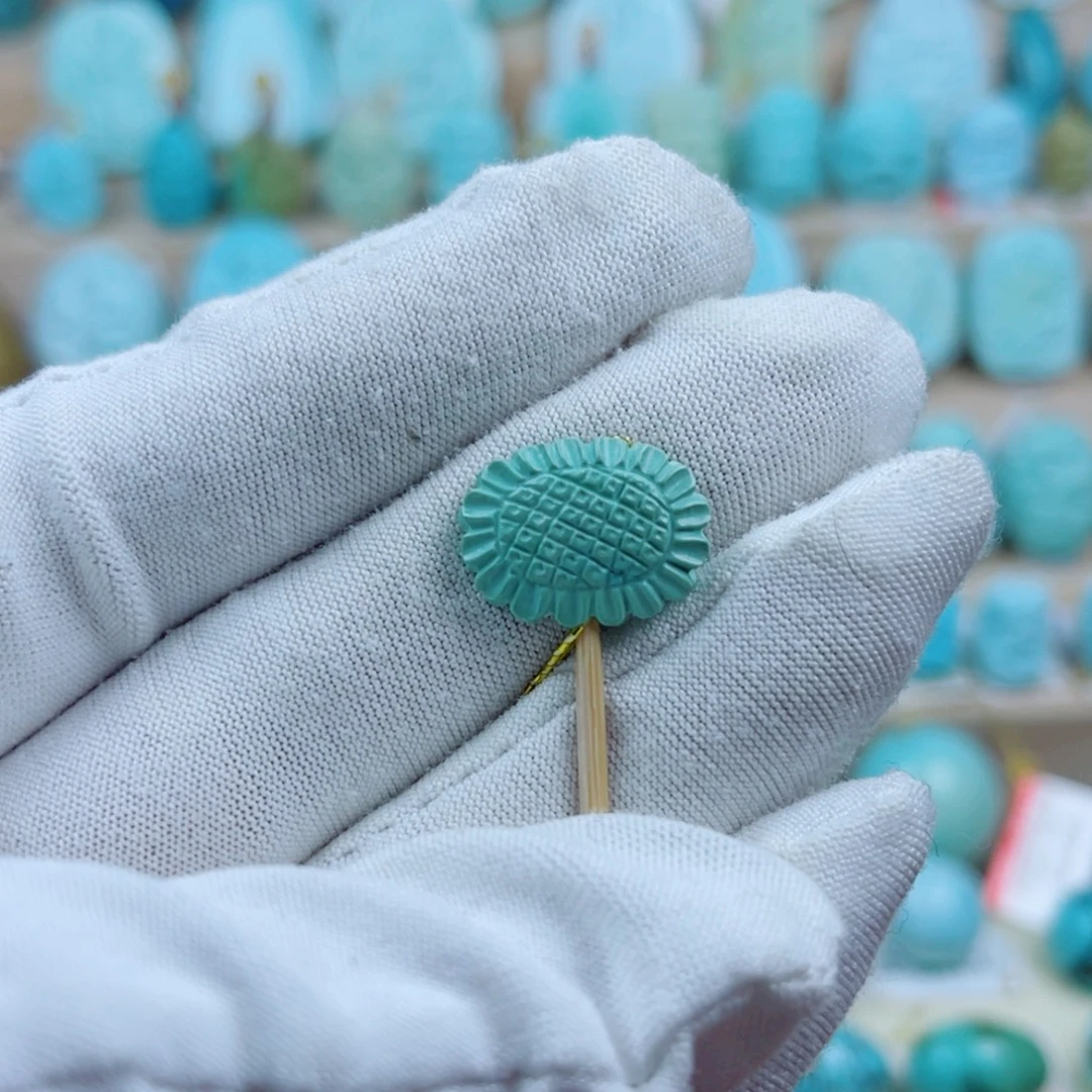 绿松石未镶嵌珠宝奇石