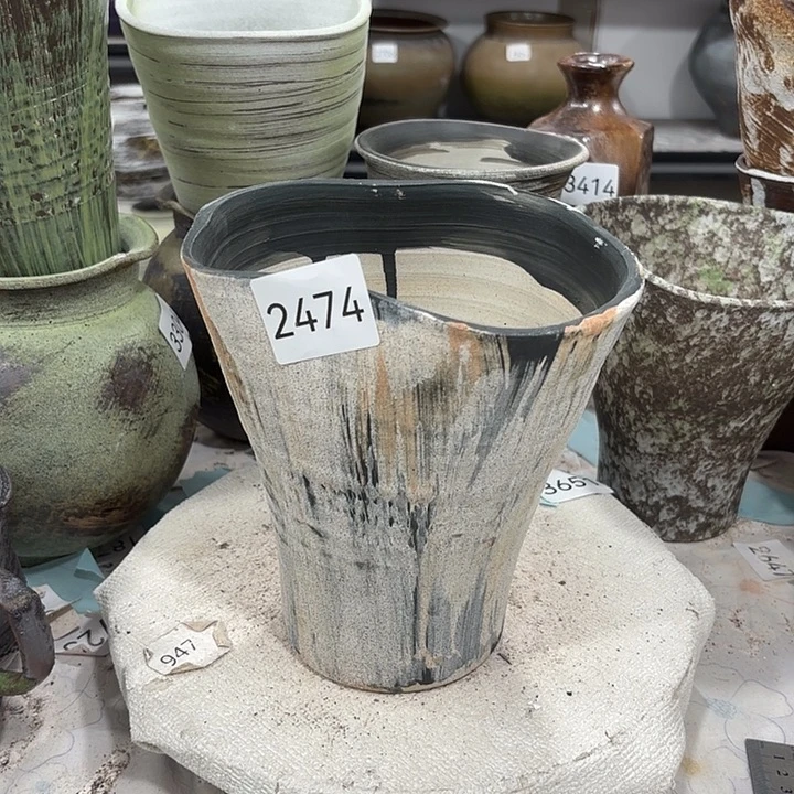 摆件高17，口15，有孔2474