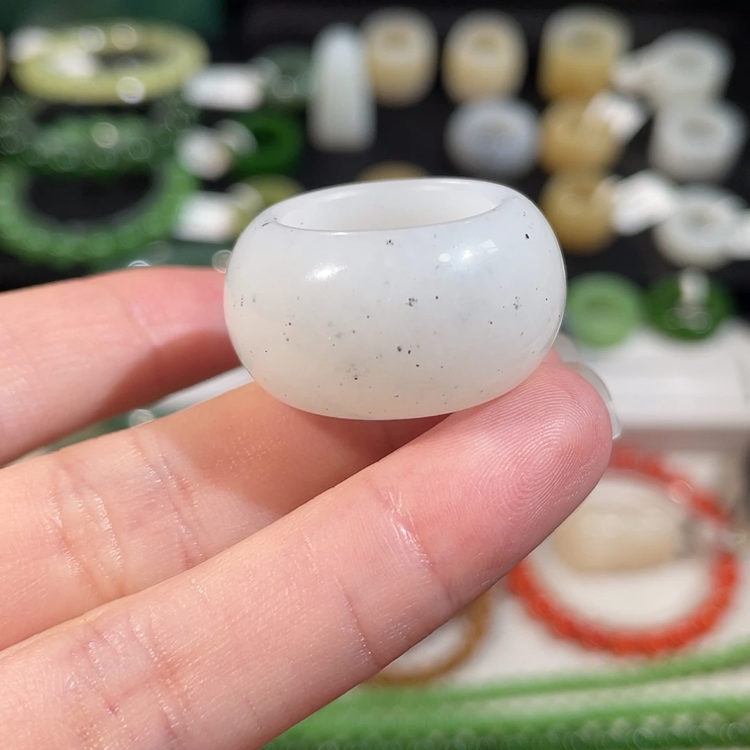 和田玉未镶嵌戒指内径17.3 青花点墨