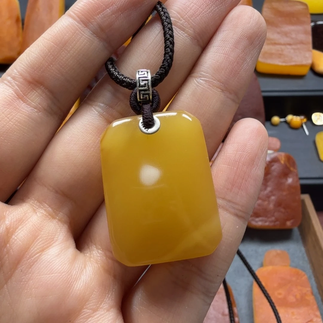 未镶嵌吊坠(赠链)琥珀