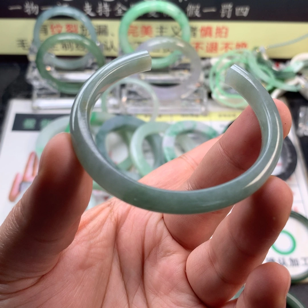 定制翡翠未镶嵌53贵妃开口镯