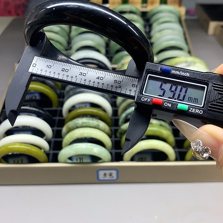 未镶嵌蛇纹石玉手镯165