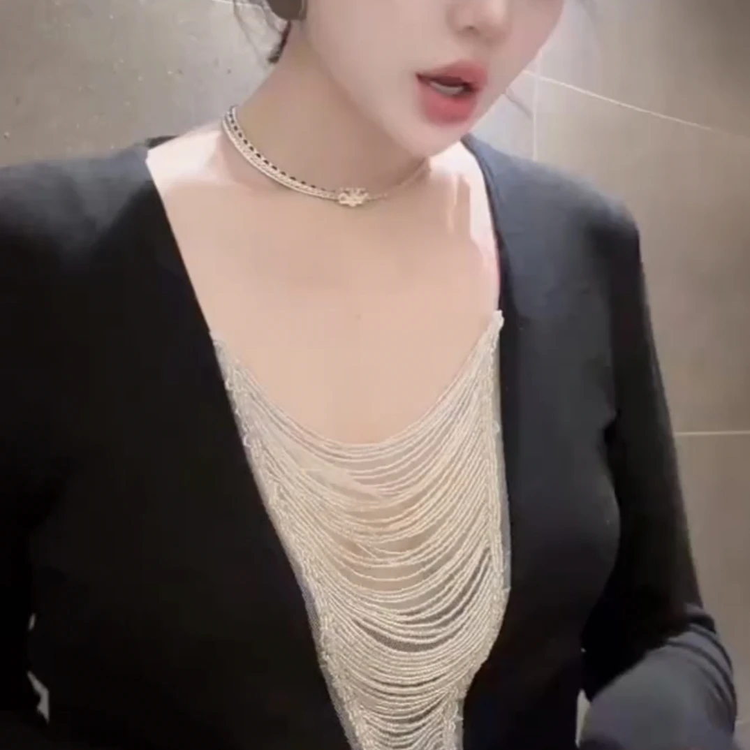洋气设计感T恤打底衫女法式珠链V领黑色上衣显瘦修身T恤打底小衫