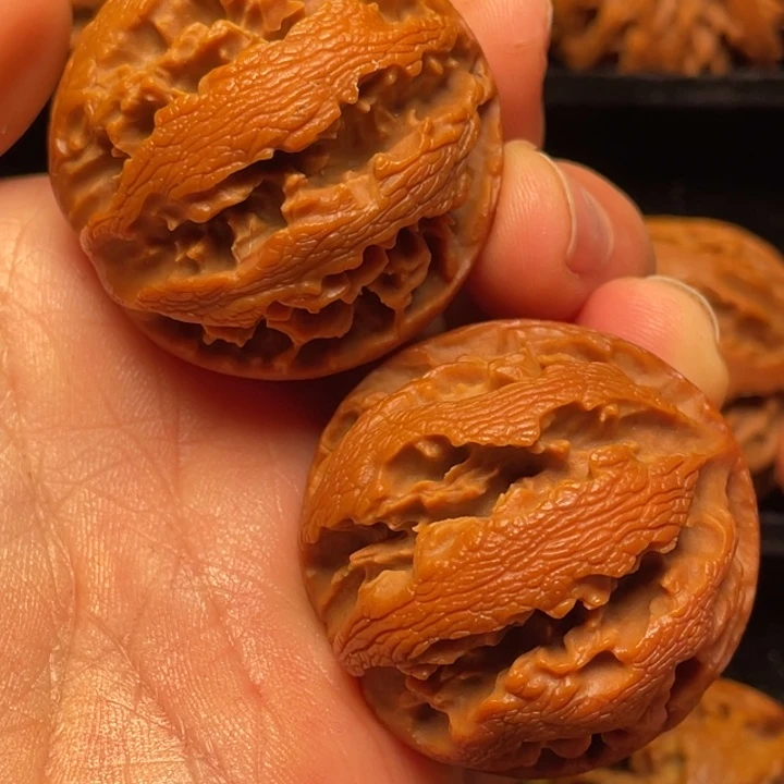 文玩核桃把件秦岭山脉核桃