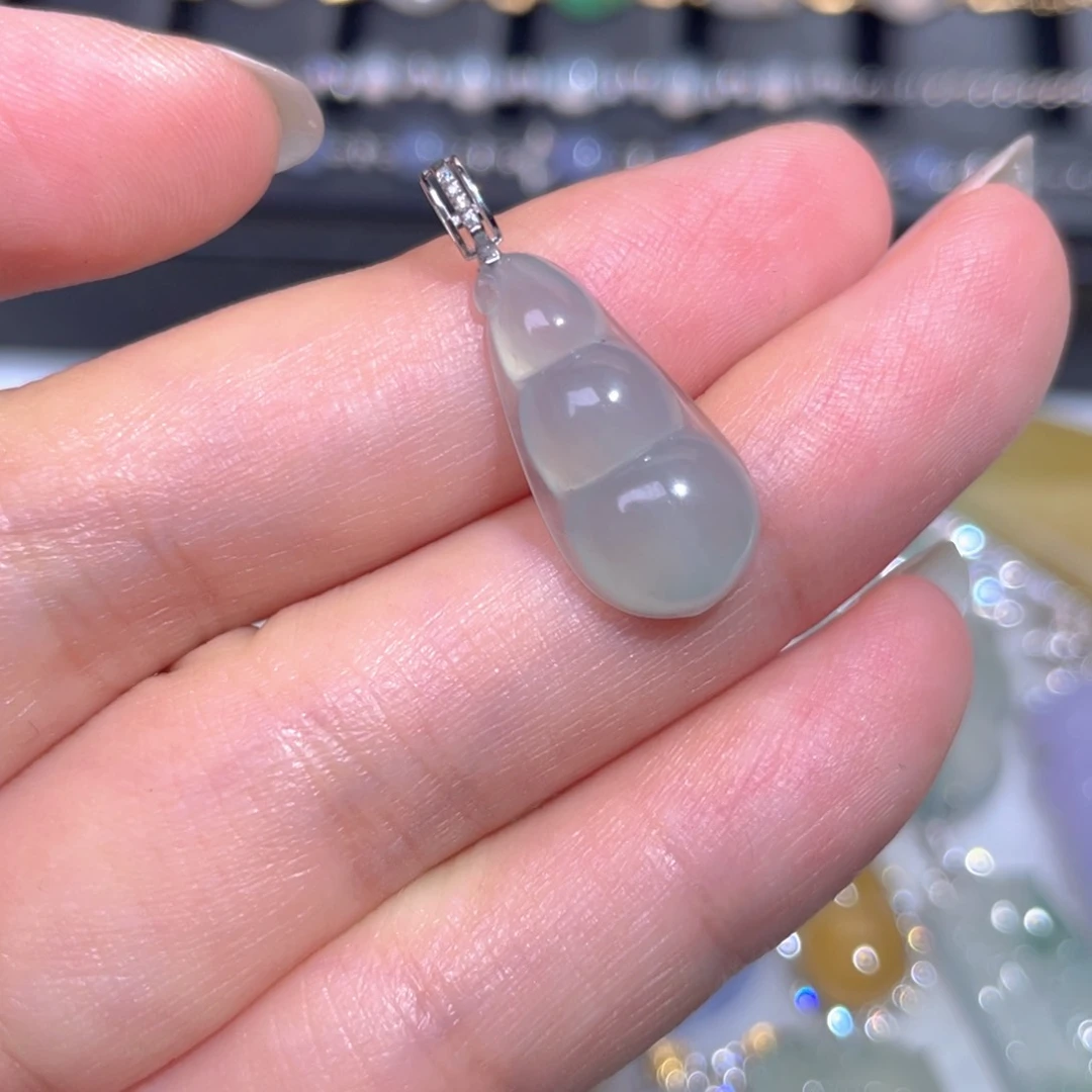 颈饰18K金镶嵌翡翠翡翠