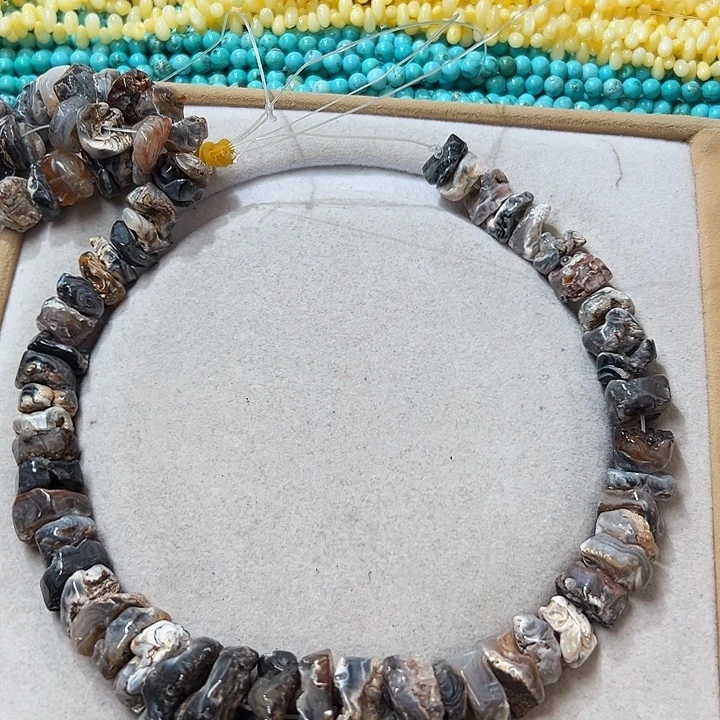 玛瑙/玉髓合金珠宝半成品W35。 天然银行系玛瑙塔链一条