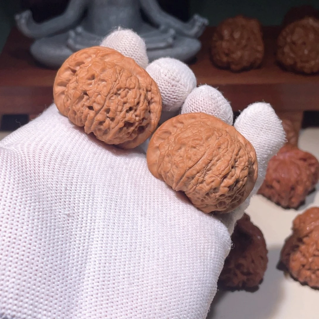 文玩核桃把件血麒麟.41.43.76093