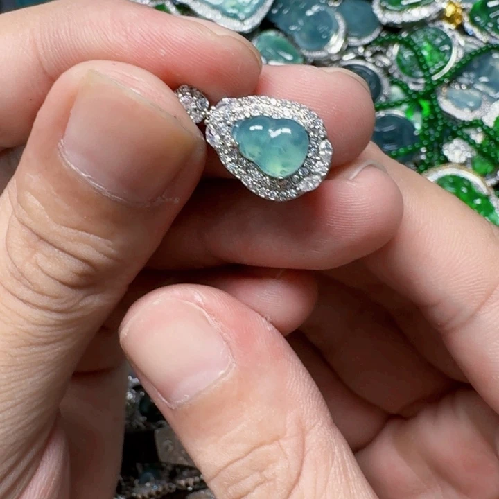 翡翠未镶嵌项链天然A货翡翠放漏