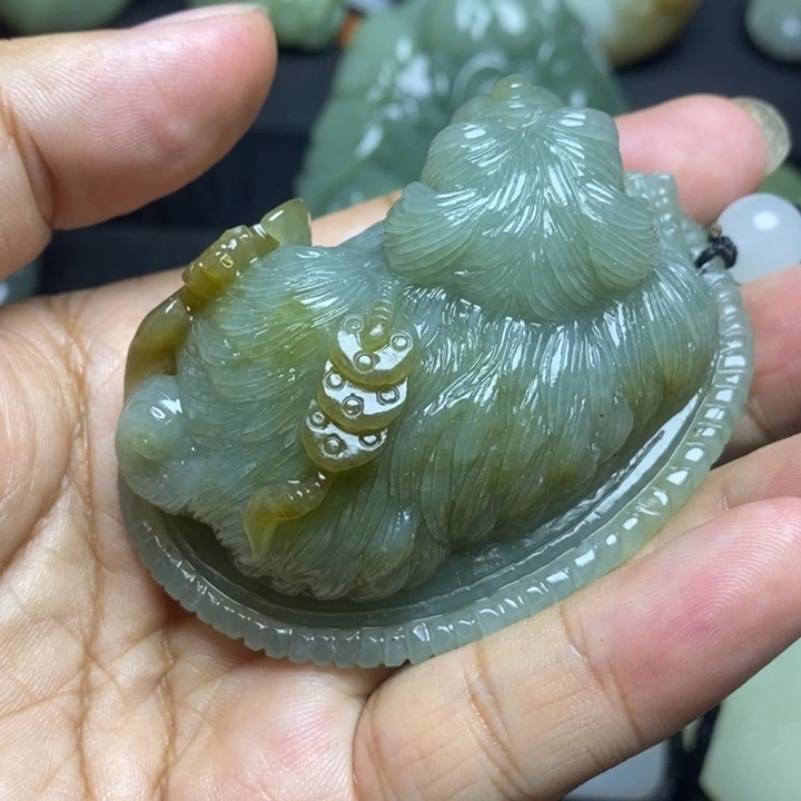 和田玉未镶嵌颈饰浴**生