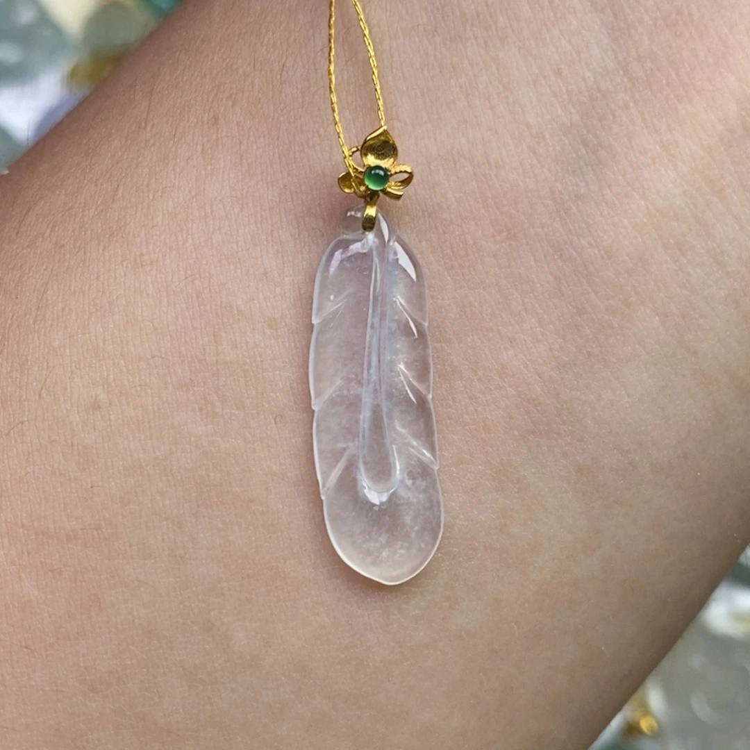 翡翠18K金镶嵌颈饰羽毛