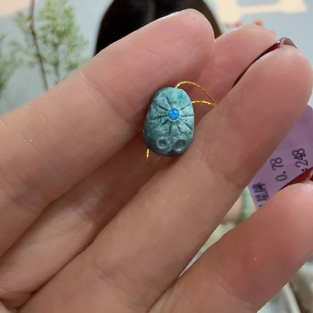 绿松石未镶嵌挂件