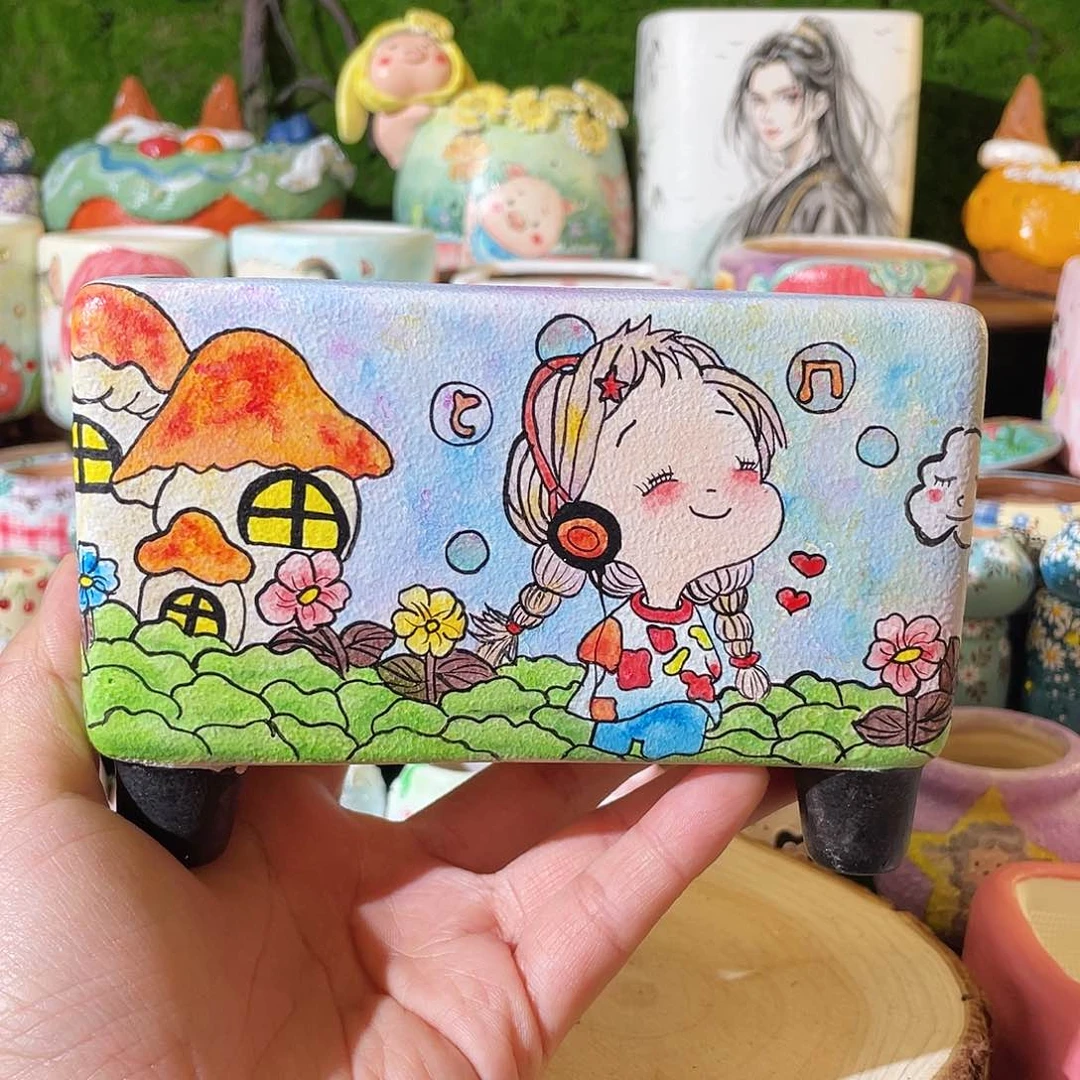 红陶爱***睛手工….听音乐女生