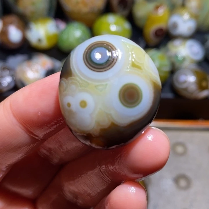 未镶嵌玛瑙/玉髓珠宝半成品80