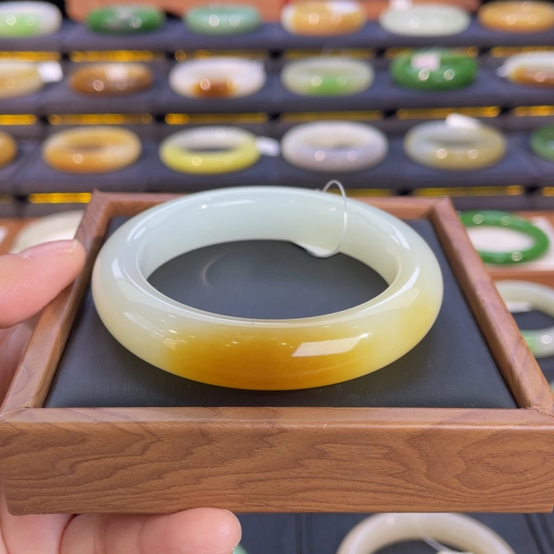 和田玉未镶嵌手镯-黄金糖！糖白55