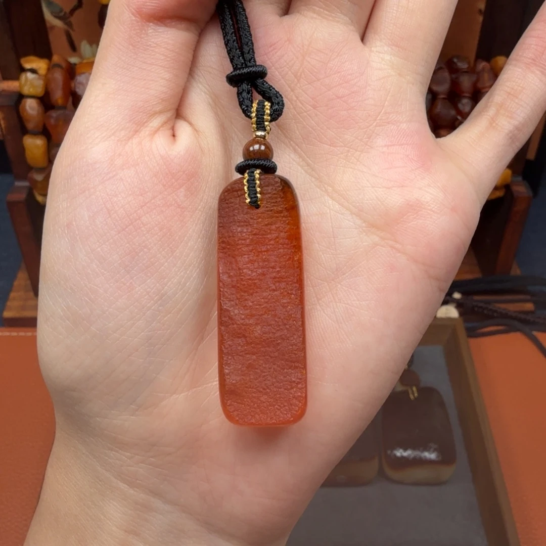 蜜蜡未镶嵌吊坠(赠链)