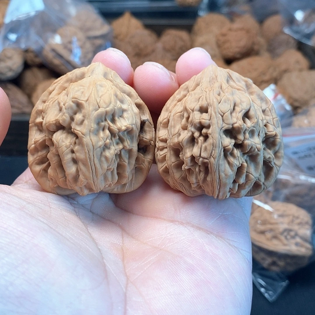 1文玩核桃龙门柱40-253