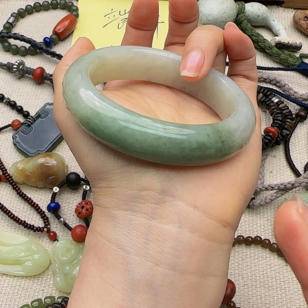 蛇纹石玉未镶嵌手镯七***八