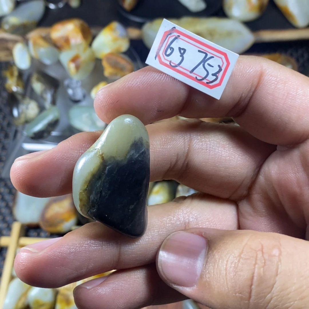 和田玉（糖玉）未镶嵌挂件