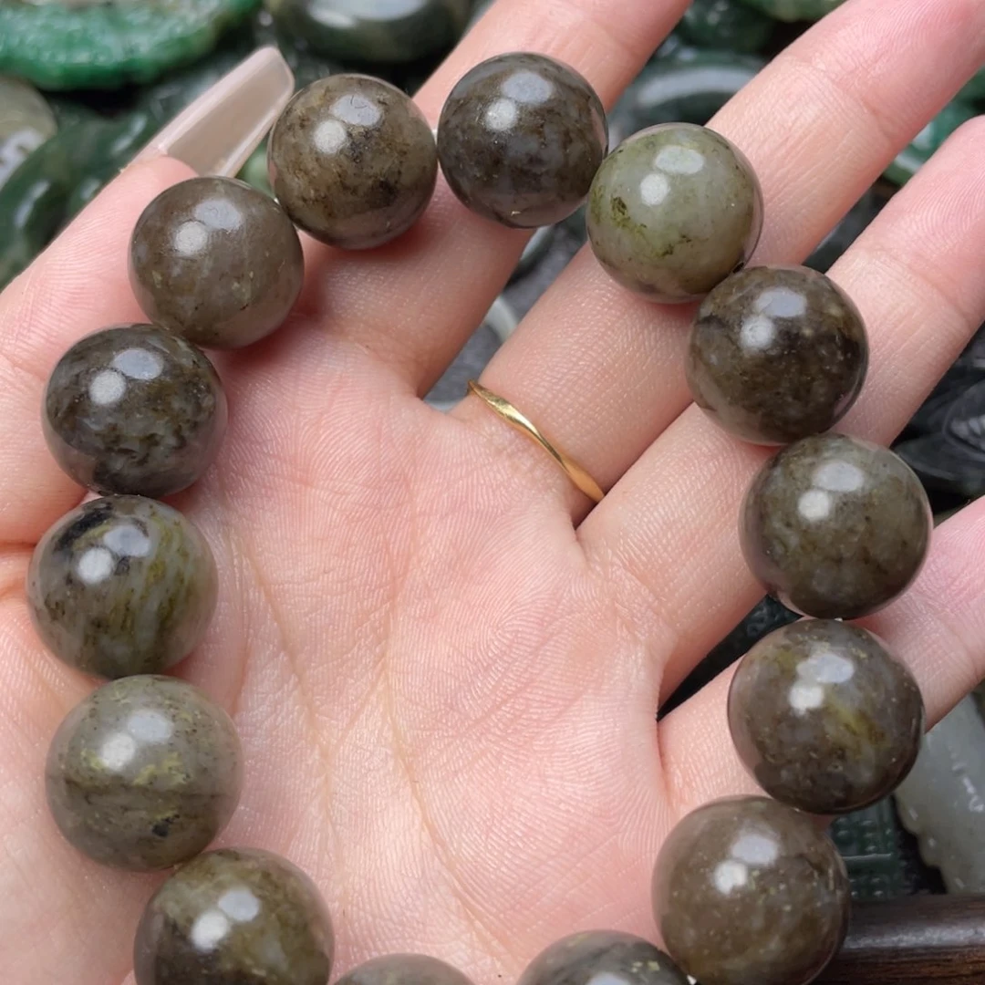 独山玉未镶嵌颈饰