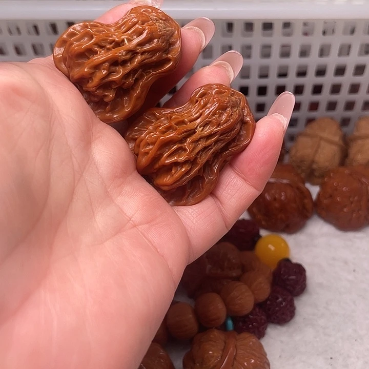 文玩核桃吊坠花生