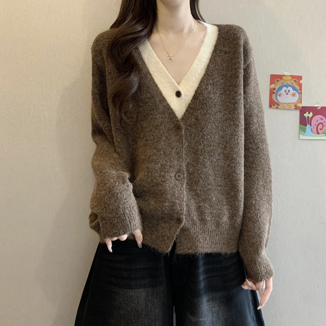 美拉德咖色假两件毛衣外套大码女装胖mm秋冬新款长袖针织开衫上衣