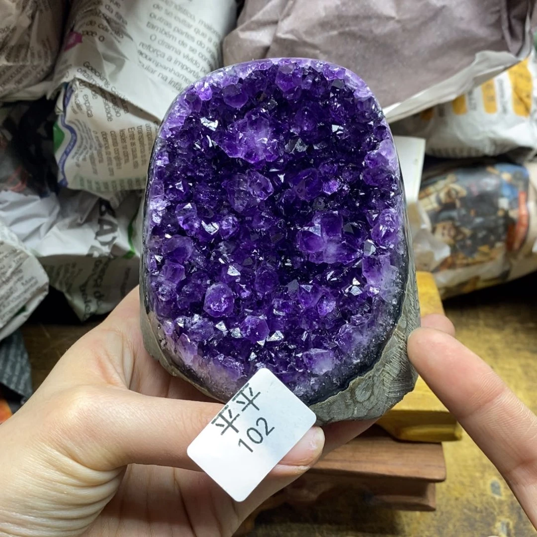 紫晶乌拉圭未镶嵌