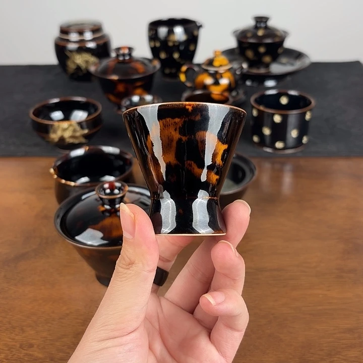 瓷玳瑁釉高足斗笠杯