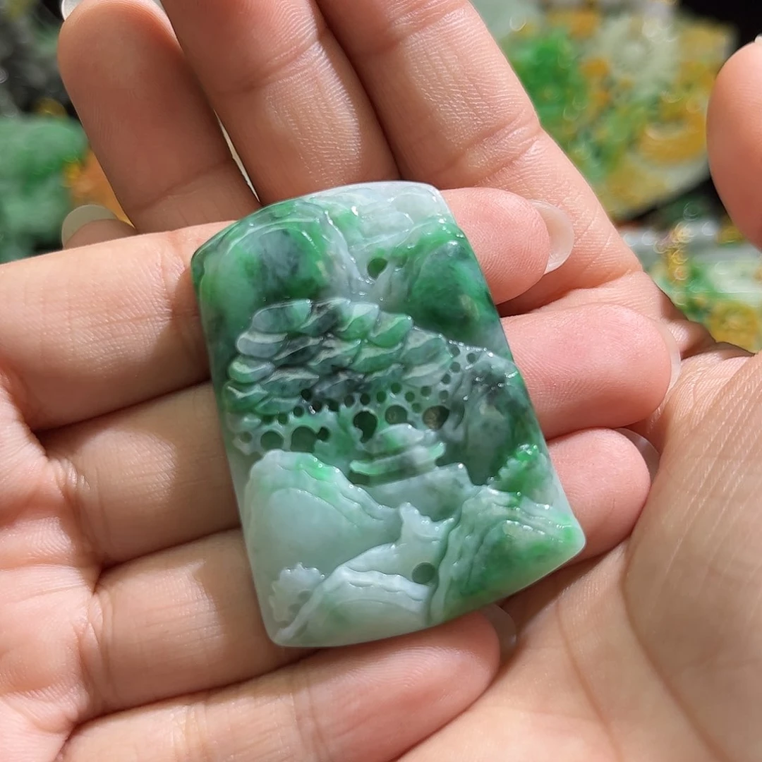 翡翠未镶嵌颈饰待编织