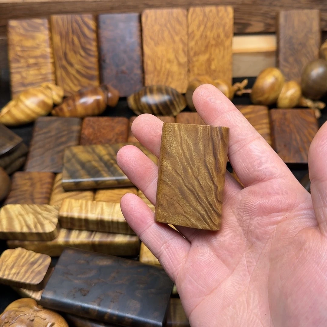 金丝楠l****a金丝楠木无事牌