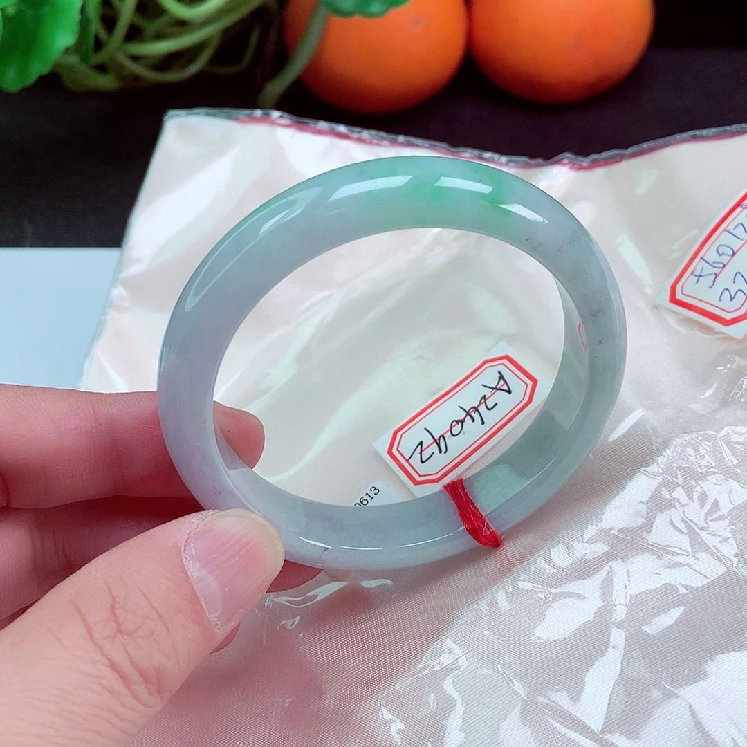 翡翠手镯（圆镯）未镶嵌小*儿圈口58