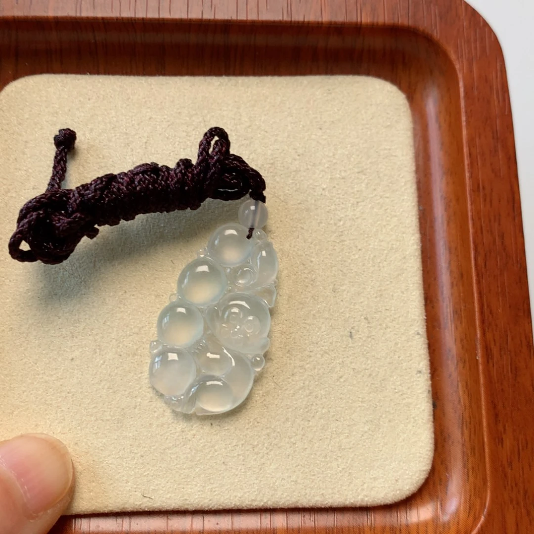 翡翠颈饰未镶嵌?**?猴