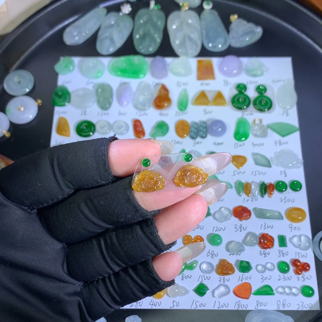 翡翠未镶嵌吊坠(不含链)莲花