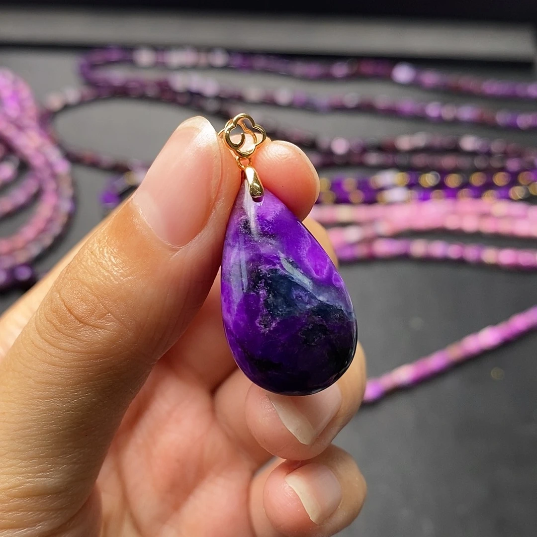 18K金镶嵌苏纪石（舒俱来）吊坠