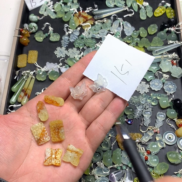 胡***极蛇纹石玉合金耳钉