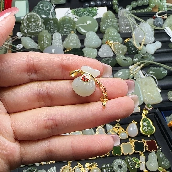 颈饰银S925镶嵌和田玉