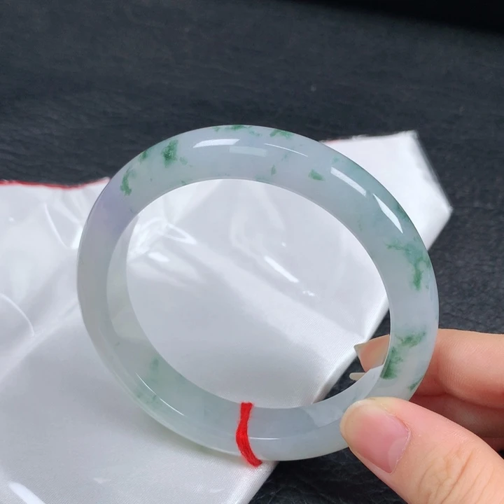 翡翠未镶嵌手镯。。