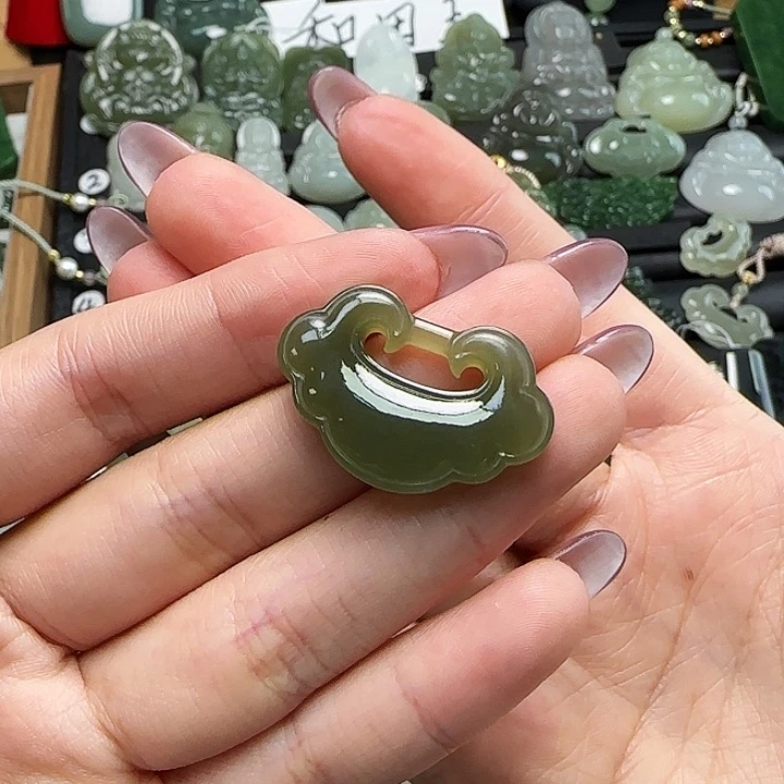 颈饰未镶嵌和田玉