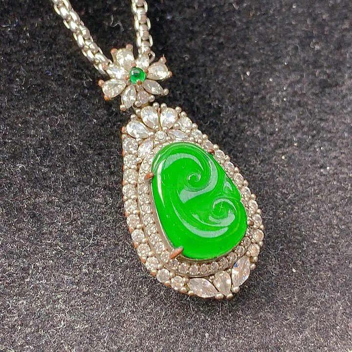 翡翠未镶嵌颈饰翡翠