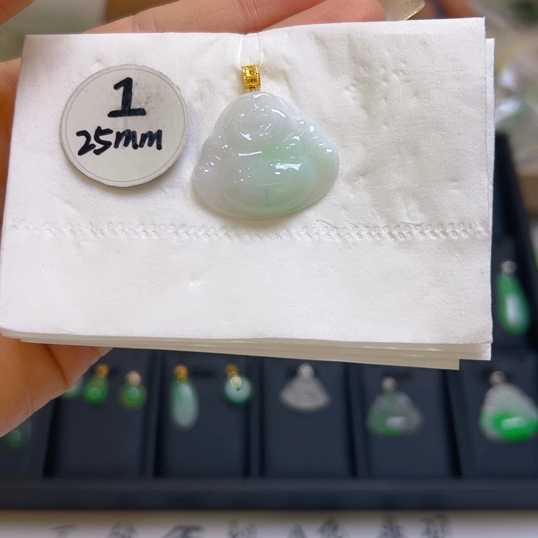 翡翠颈饰18K金镶嵌翡翠