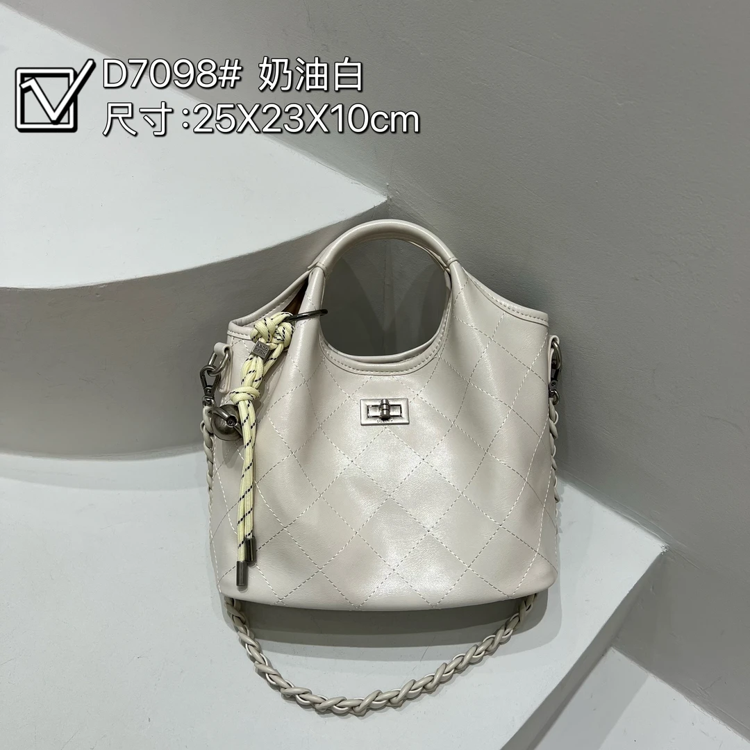 【佐伊甄选】ZT-D7098-奶油白轻奢女士时尚通勤气质百搭斜挎包包