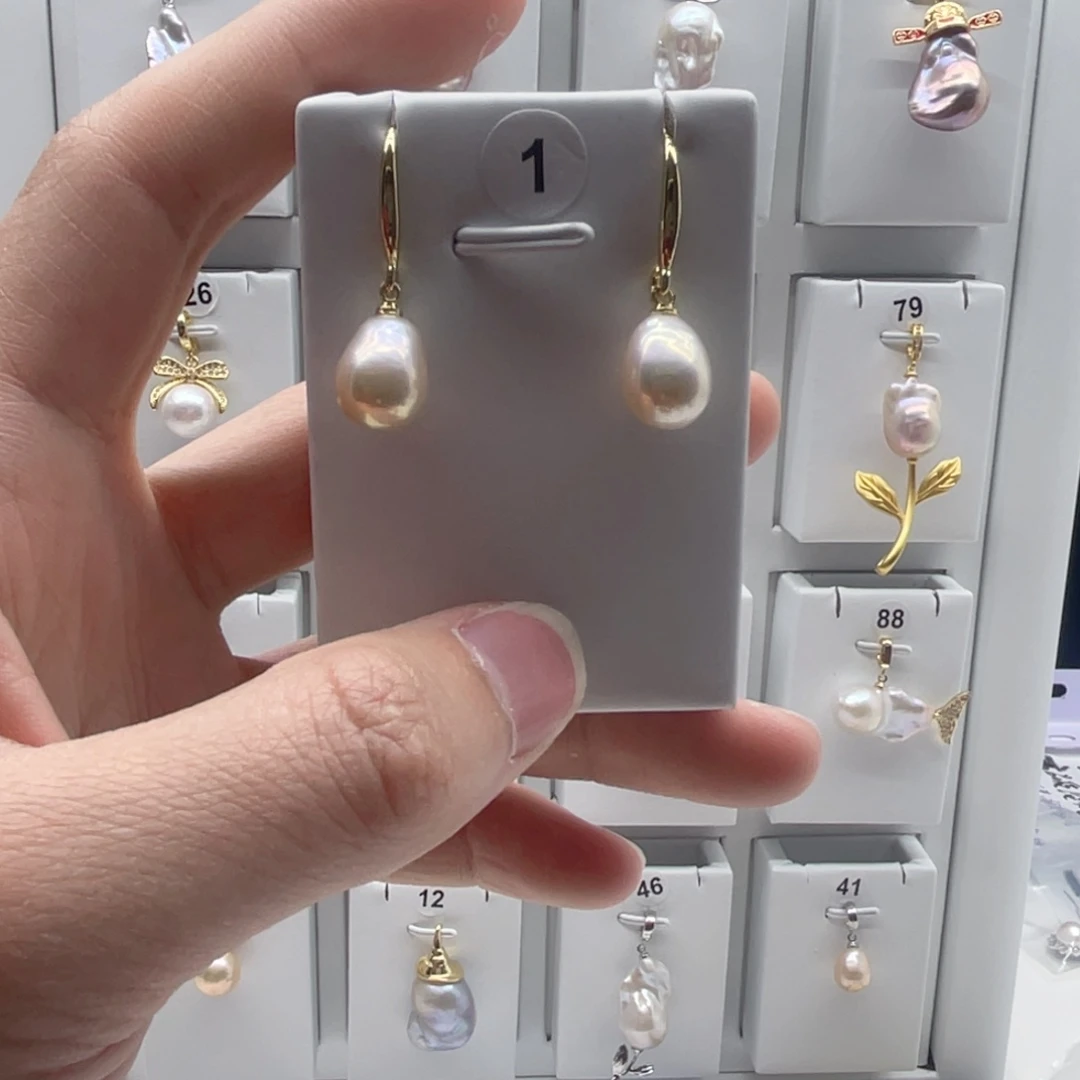 合金淡水珍珠颈饰