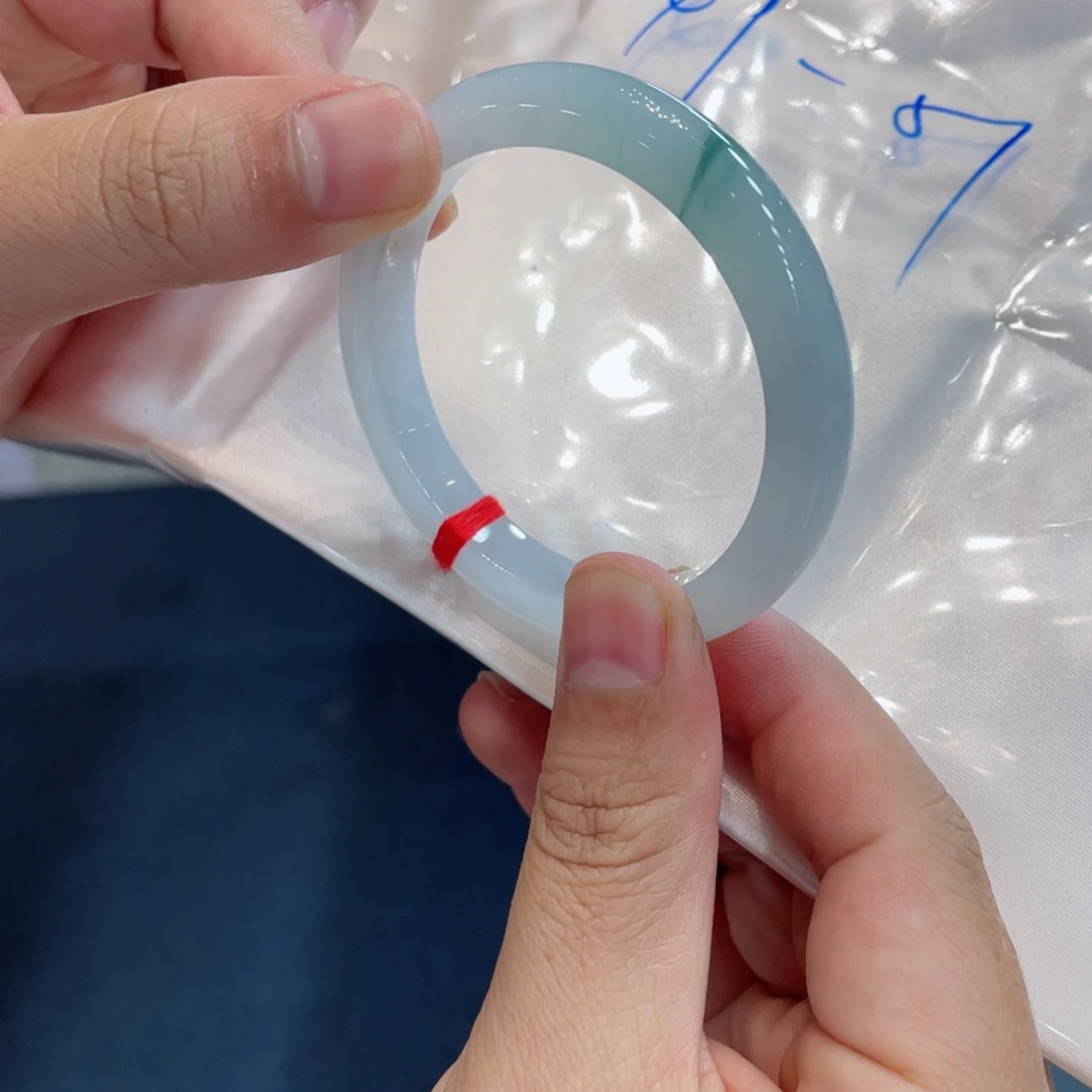 翡翠未镶嵌手镯手镯