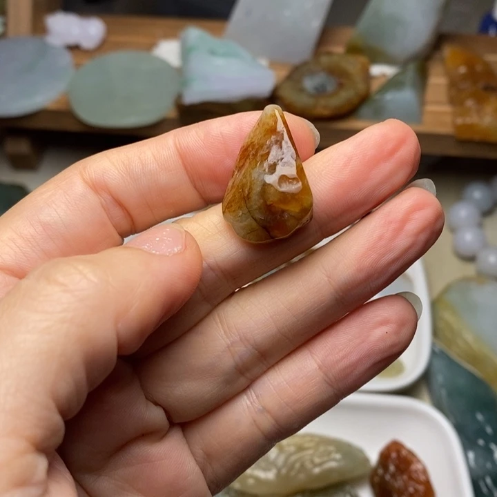 翡翠未镶嵌颈饰天然