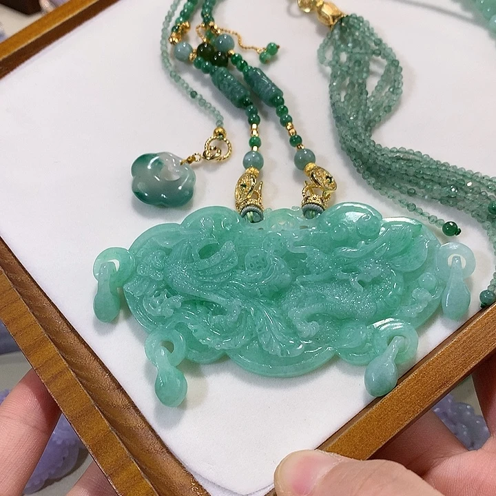 翡翠未镶嵌颈饰翡翠吊坠