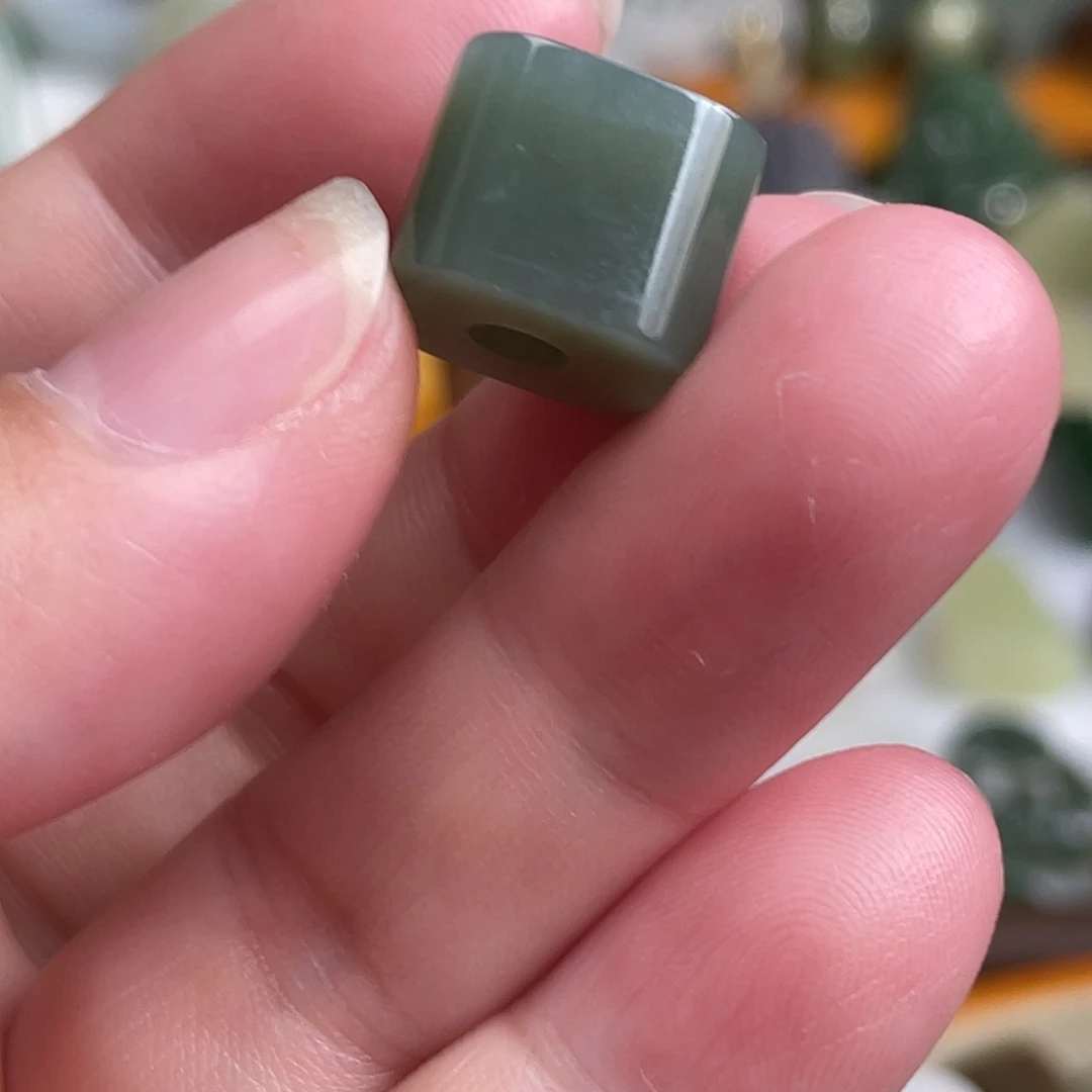 和田玉未镶嵌珠宝半成品