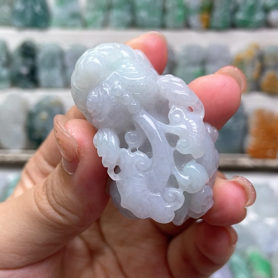 翡翠未镶嵌吊坠(赠链)口含珠