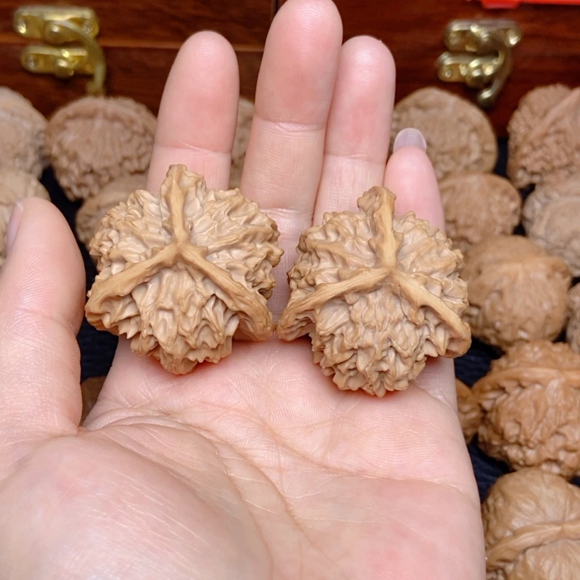 【闪购商品】文玩核桃吊坠代*三棱40