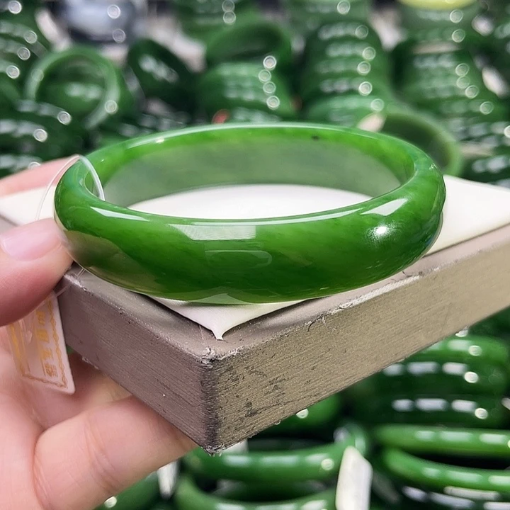 未镶嵌手镯和田玉（碧玉）