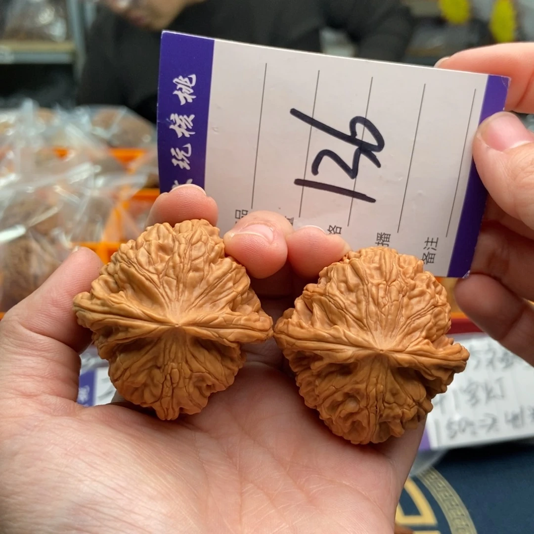 文玩核桃吊坠45鸡心