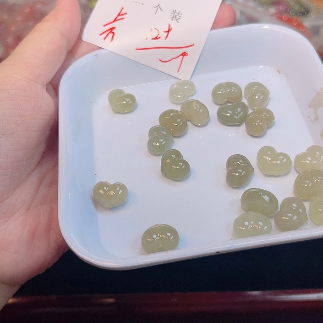 未镶嵌水晶珠宝半成品17 。